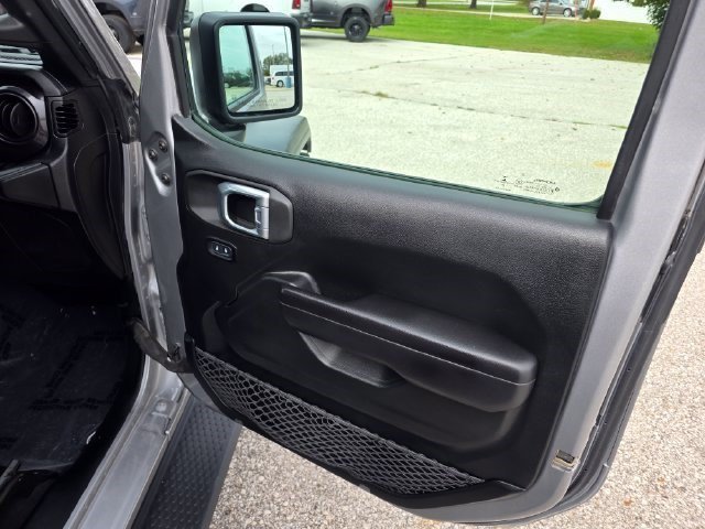 Certified Used 2021 Billet Silver Metallic Clearcoat Jeep Unlimited Sport Altitude image 14