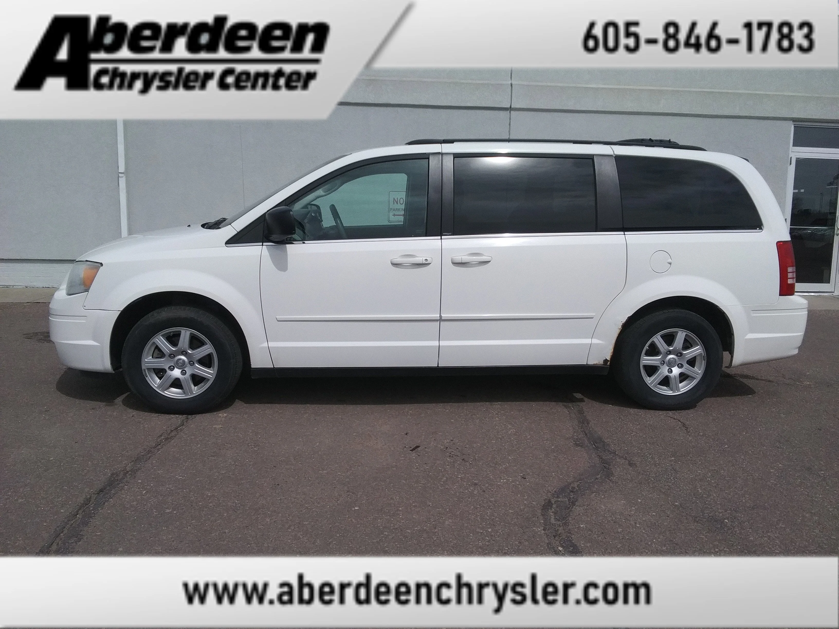 2010 Chrysler Town & Country New LX