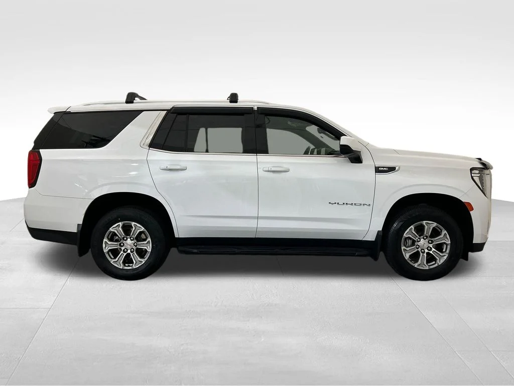 Used 2022 White GMC SLE image 7