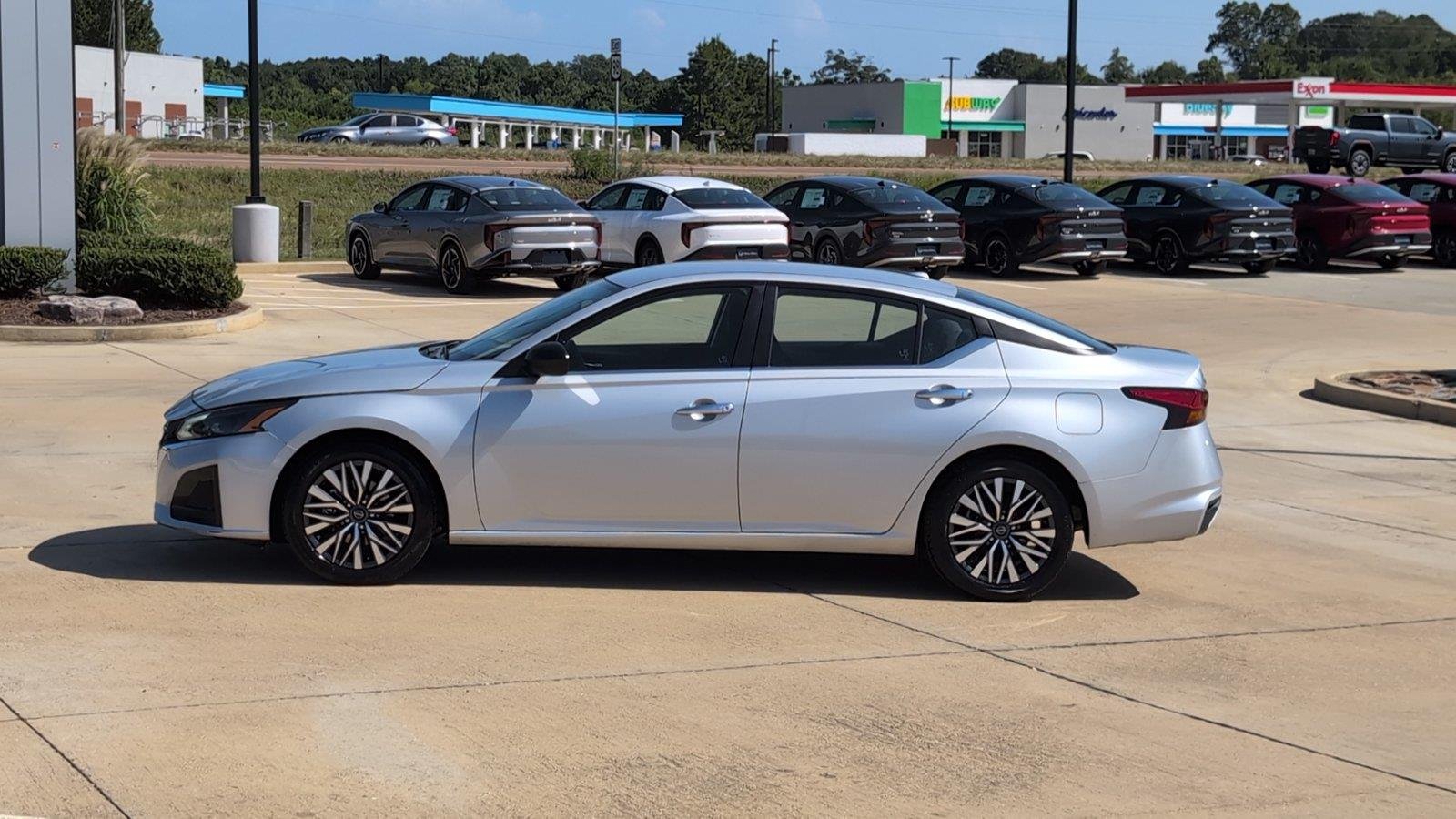 Used 2024 Brilliant Silver Metallic Nissan 2.5 SV image 2