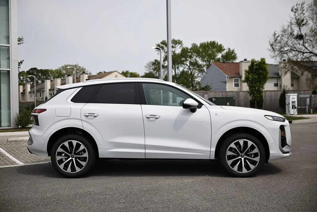 New 2026 Glacier White Metallic Audi S line image 4