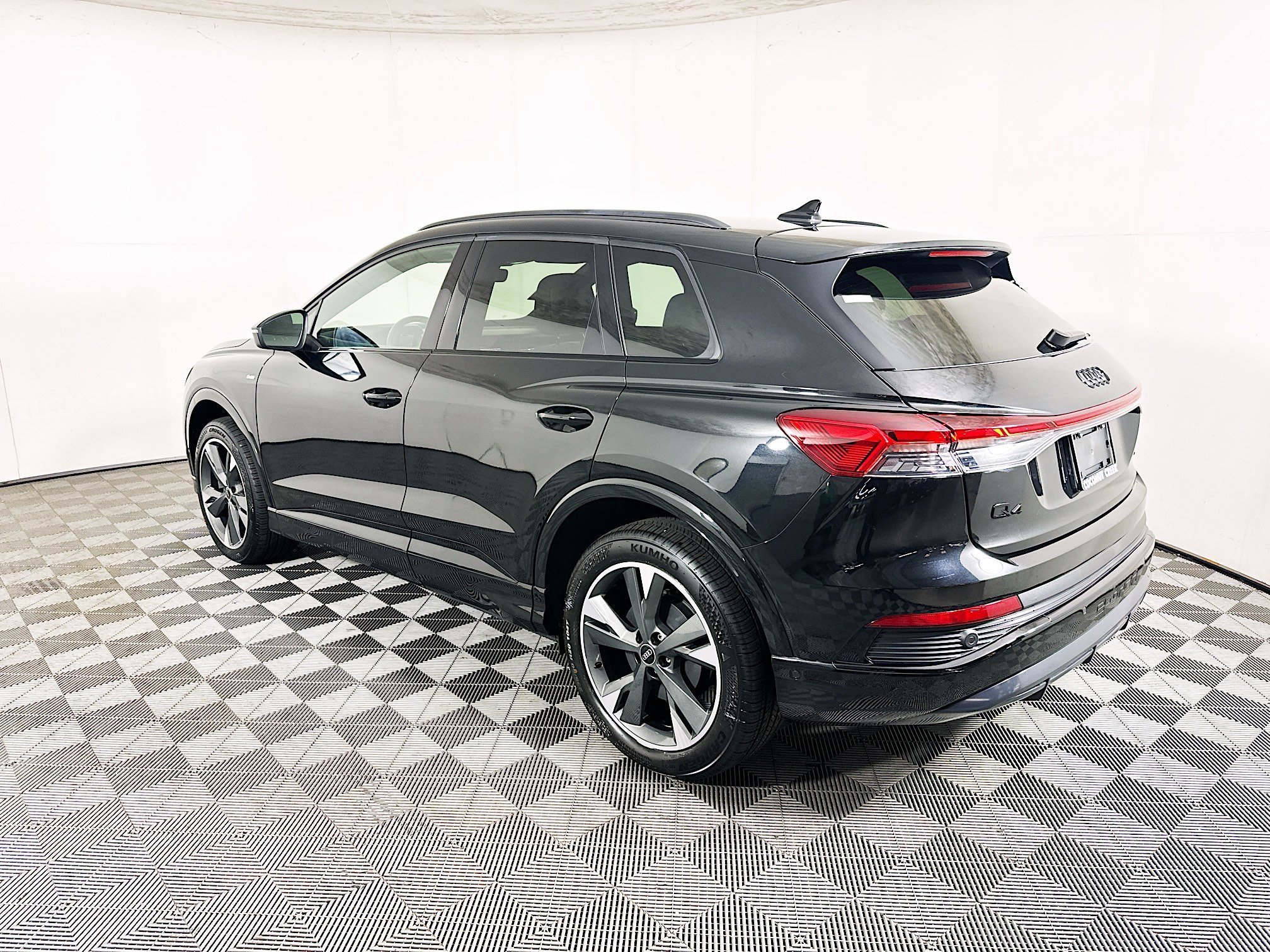 2024 Audi Q4 thumbnail 7