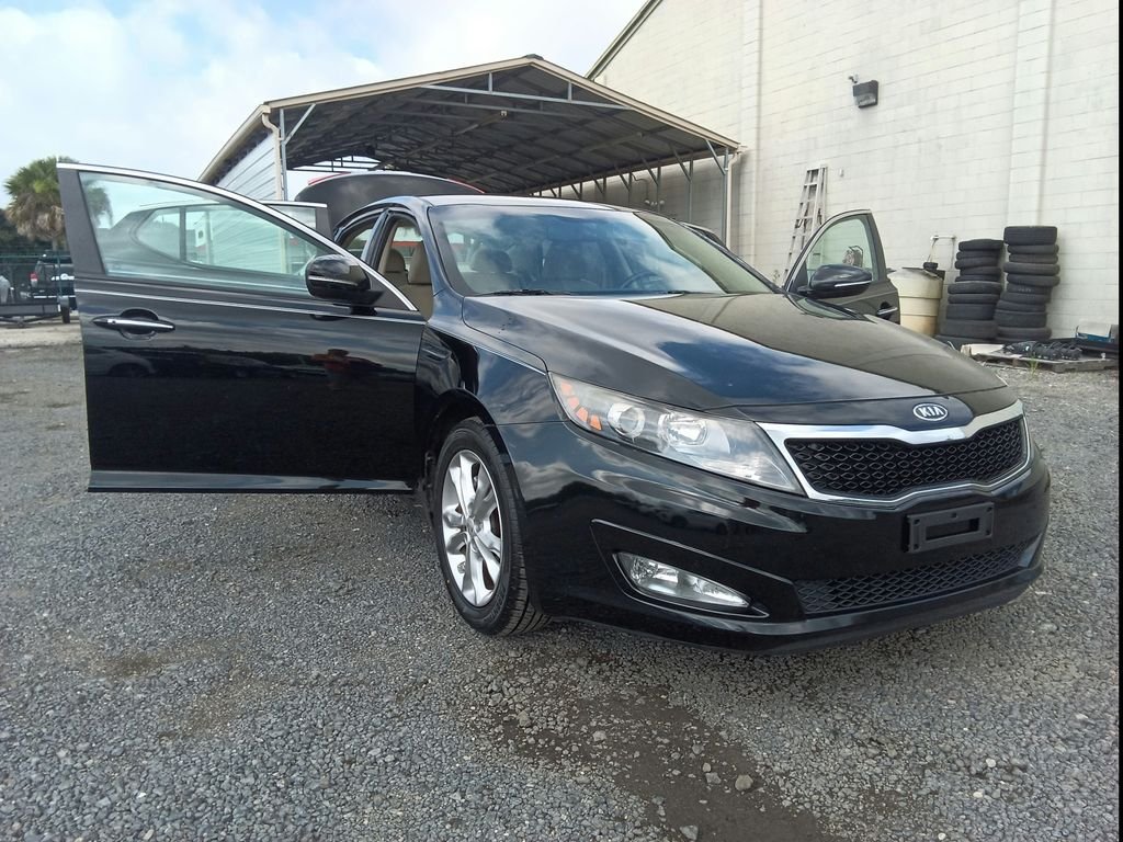 Used 2012 Black Kia EX image 8