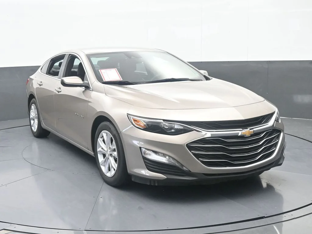 Used 2024 Mineral Gray Metallic Chevrolet LT image 9