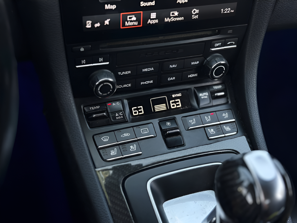 Used 2017  Porsche Base image 10