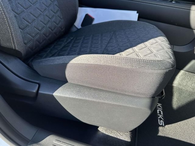 2025 Nissan Kicks SV AWD - Photo 9