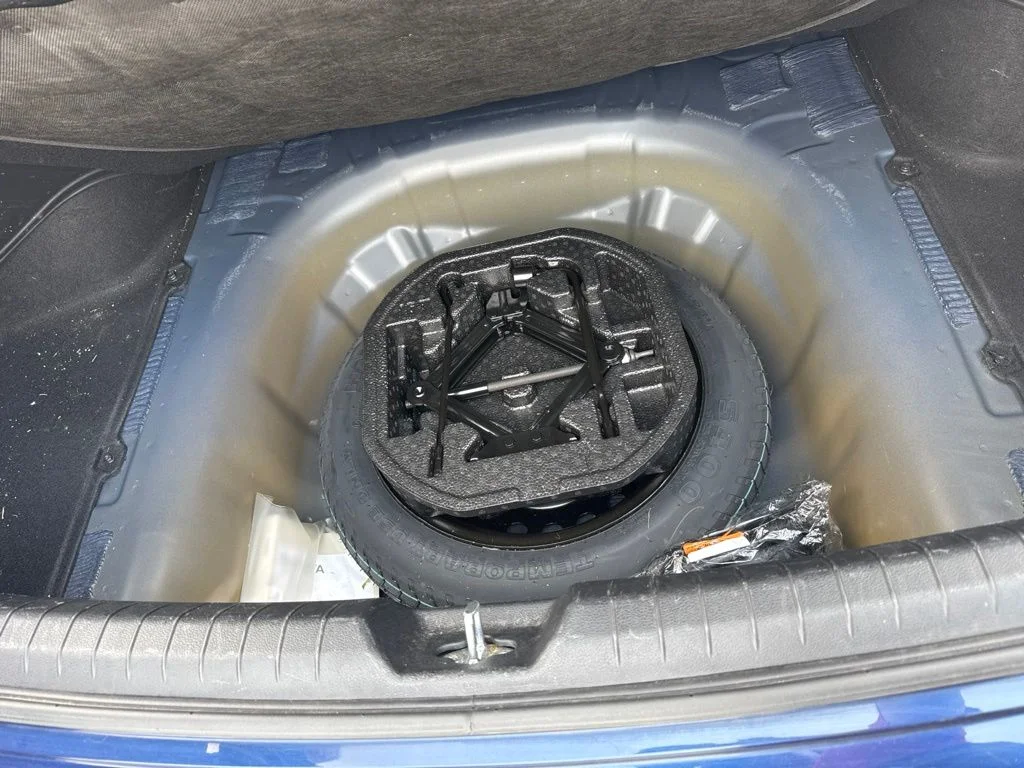 Used 2020 Blue Hyundai SE image 22