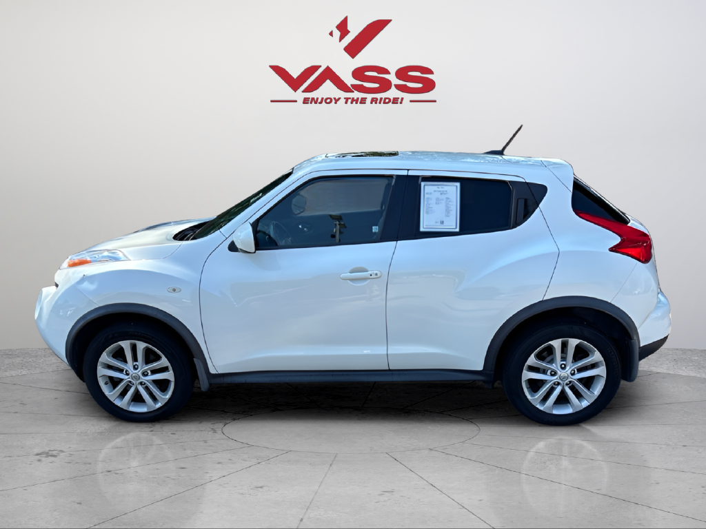 Used 2013 White Nissan SL image 2