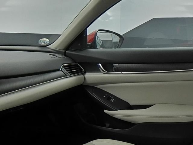 Used 2022 Red Honda Touring image 40