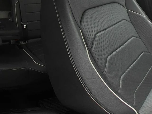 Used 2022 Black Volkswagen 2.0T SEL R-Line image 36