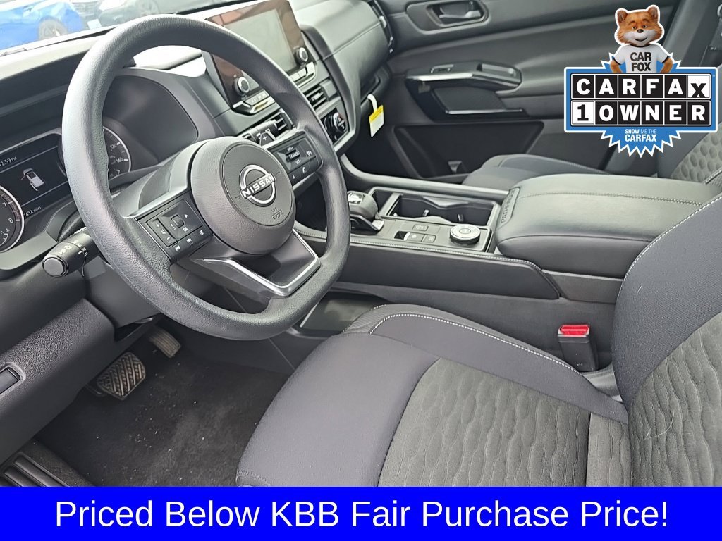 Used 2025 Silver Nissan S image 16