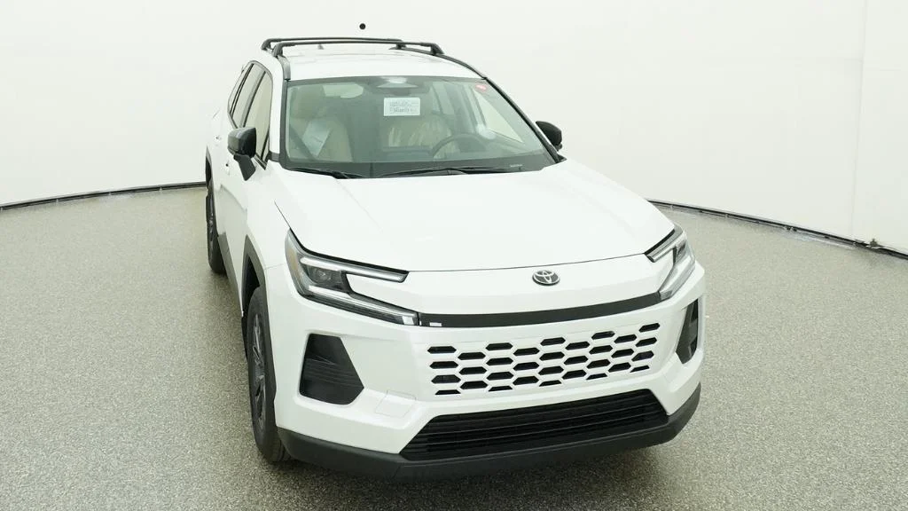 New 2026 Wind Chill Pearl Toyota XLE Premium image 6