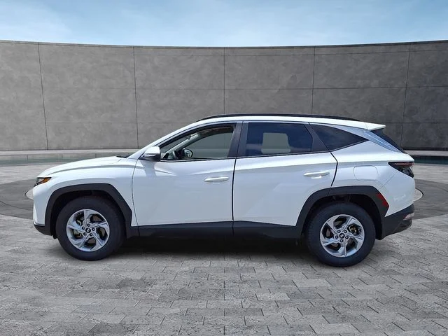 Used 2023 White Hyundai SEL image 6