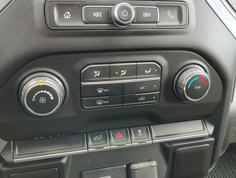 Used 2020 Silver Chevrolet Custom image 17