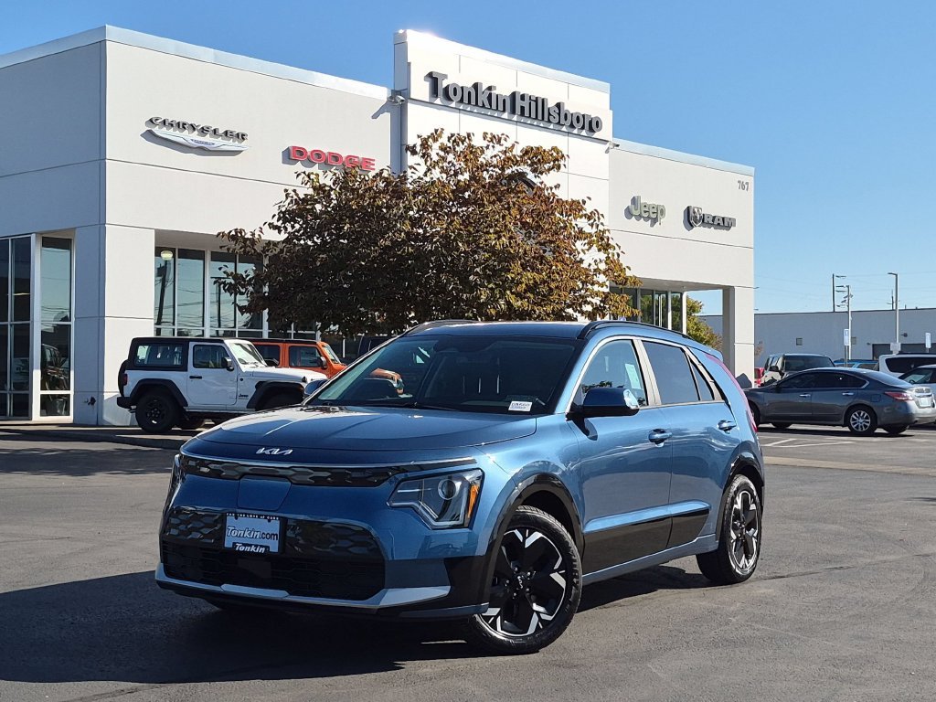 Used 2023 Blue Kia Wind image 2