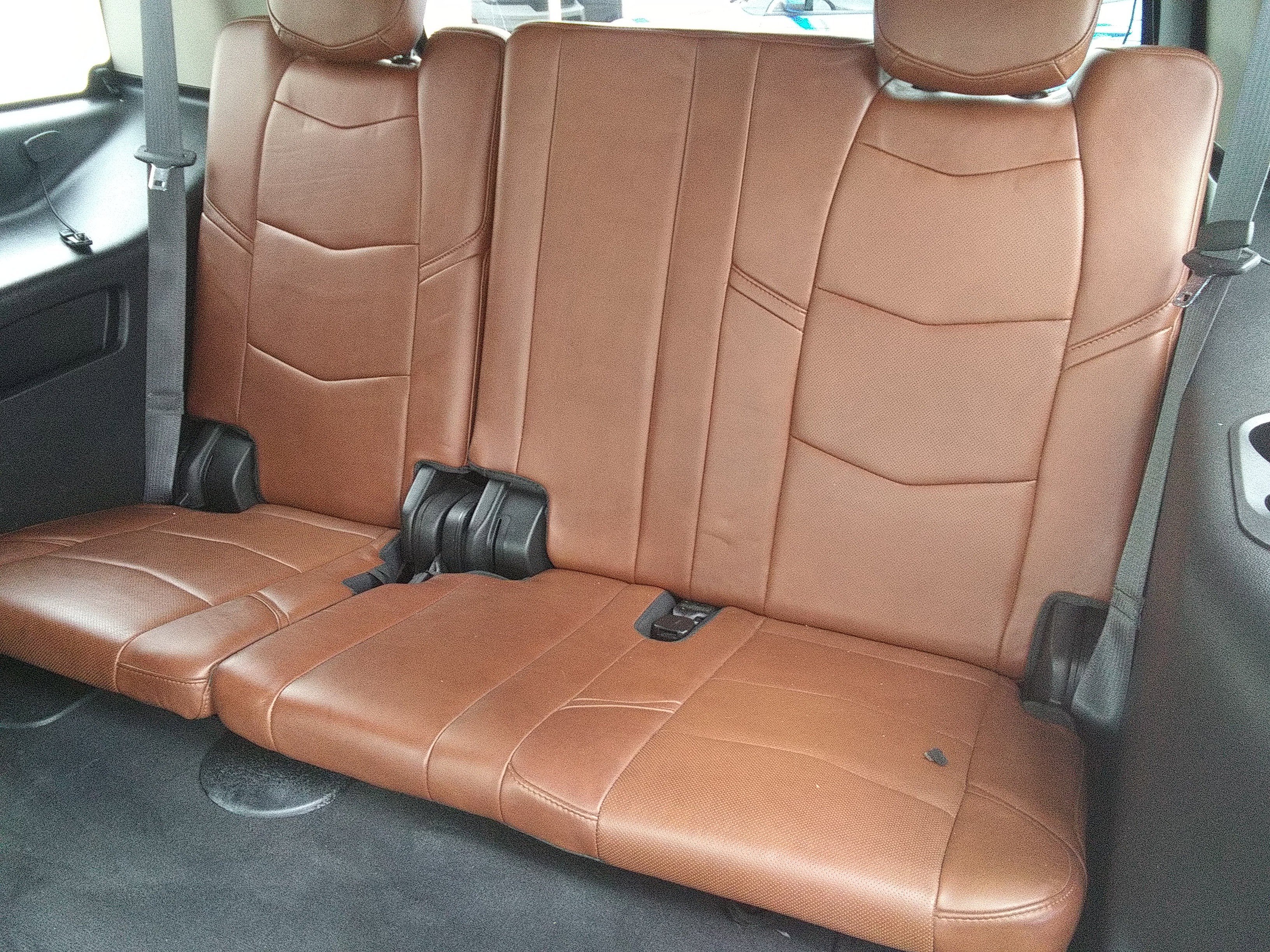 Used 2015 White Cadillac Premium image 13