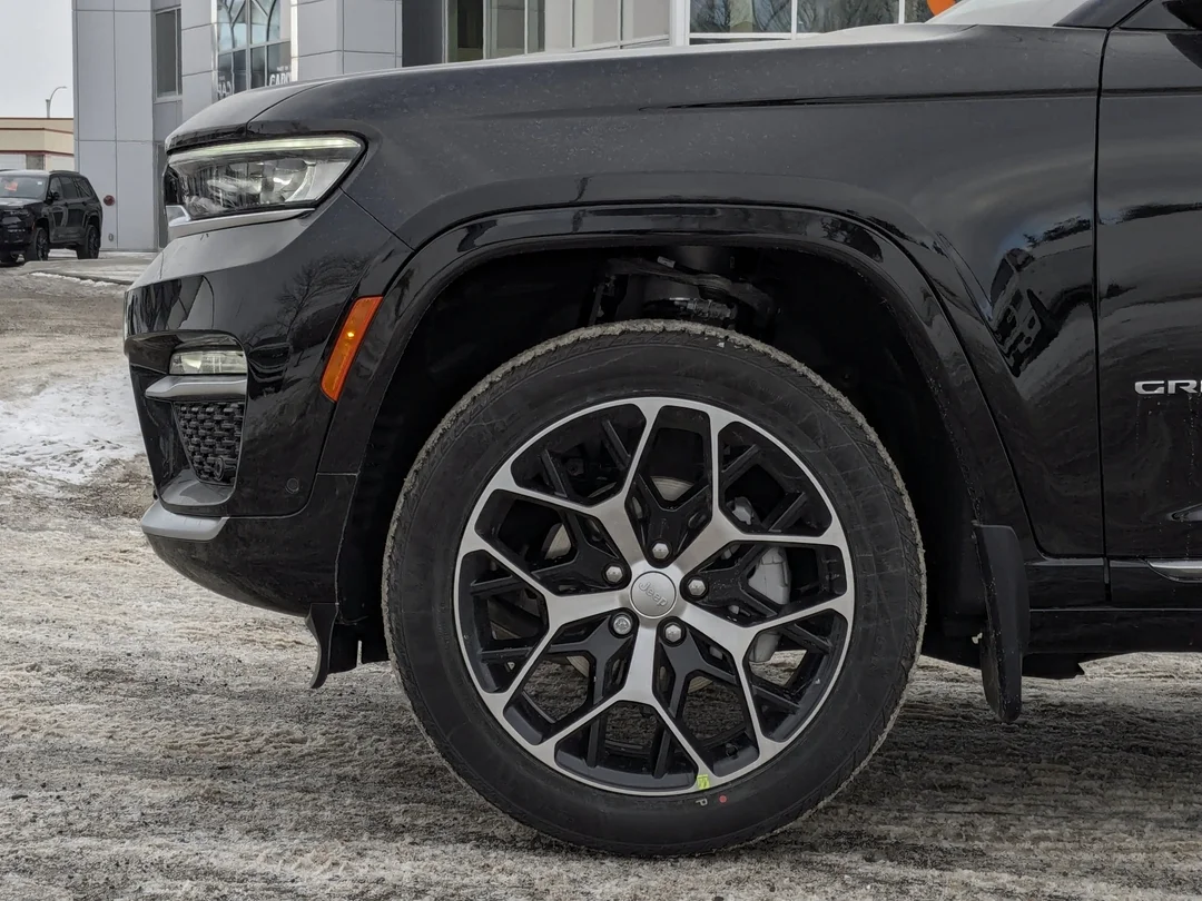 New 2025 Black Jeep Summit Reserve - - 4x4 - Panoramic Sunroof - Palermo Leather - McIntosh Audio & More! image 9