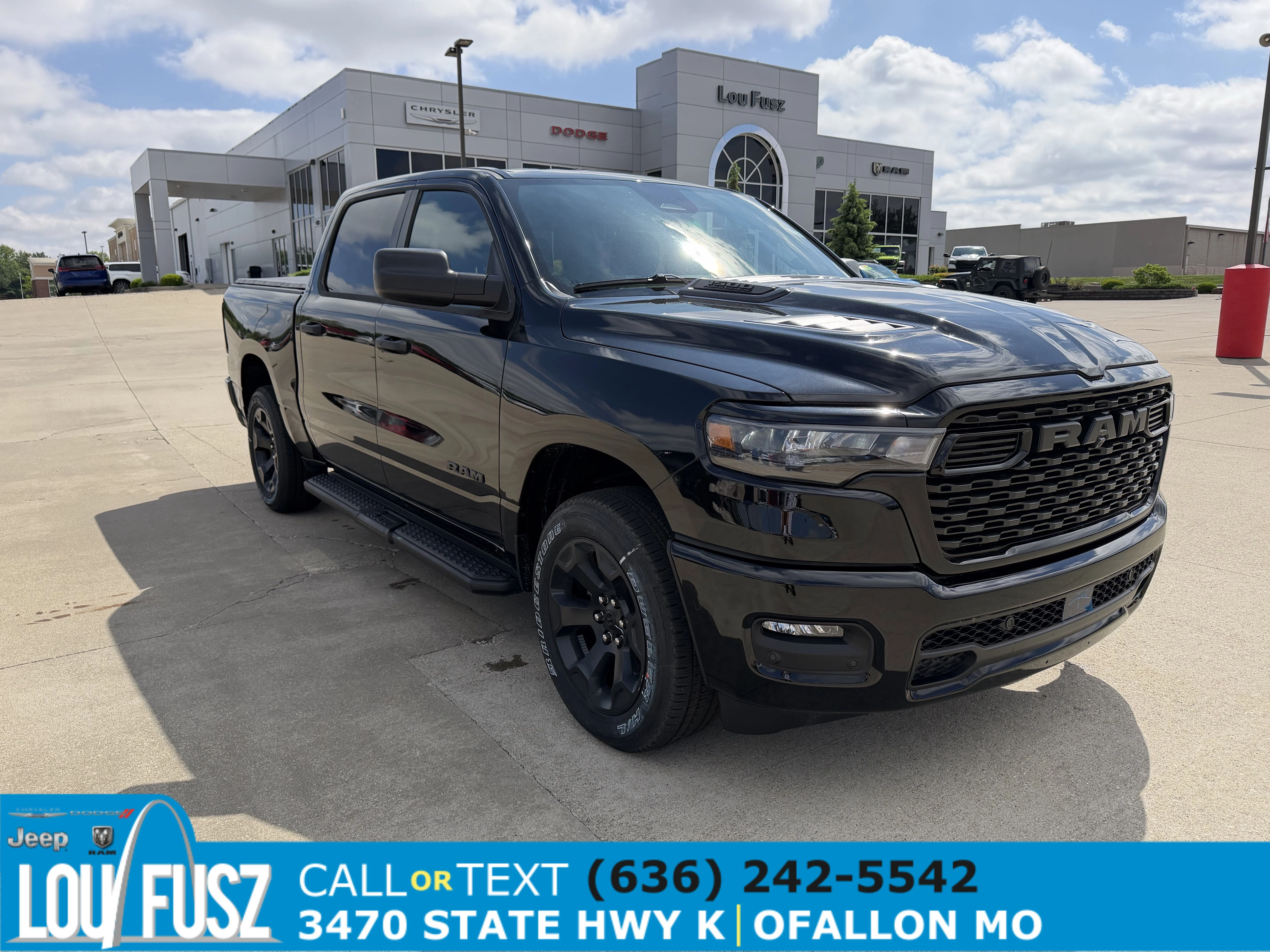 2026 RAM 1500 Express 4x4 Crew Cab 5'7's photo