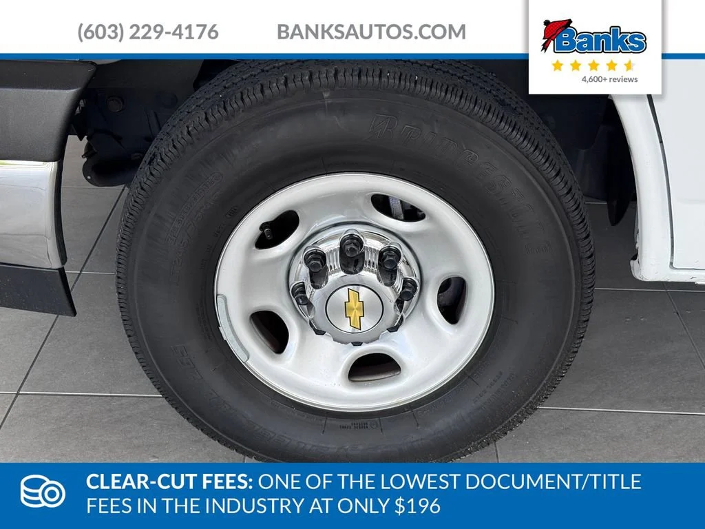 Used 2025 Summit White Chevrolet 1LT image 4