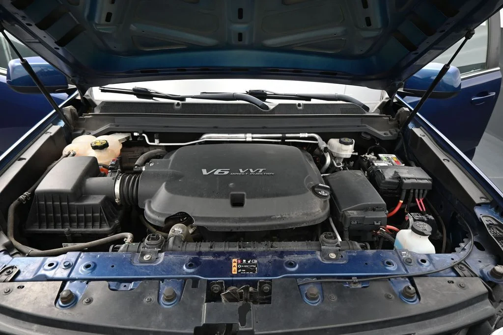 Used 2019 Blue Chevrolet Work Truck image 27