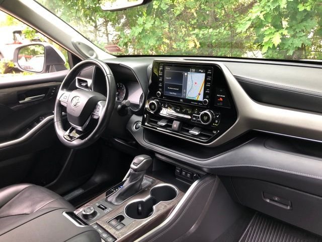 Used 2021 Blizzard Pearl Toyota Limited image 18