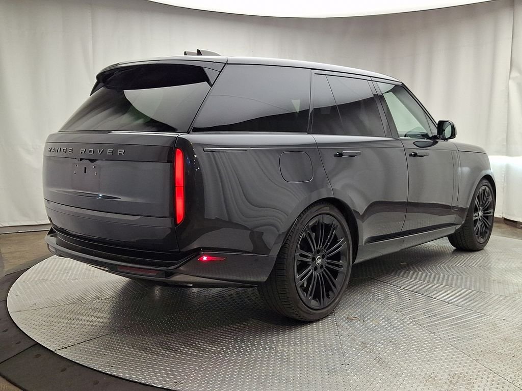Used 2023  Land Rover Autobiography image 4