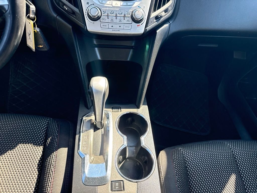 Used 2015 White Chevrolet LT image 15