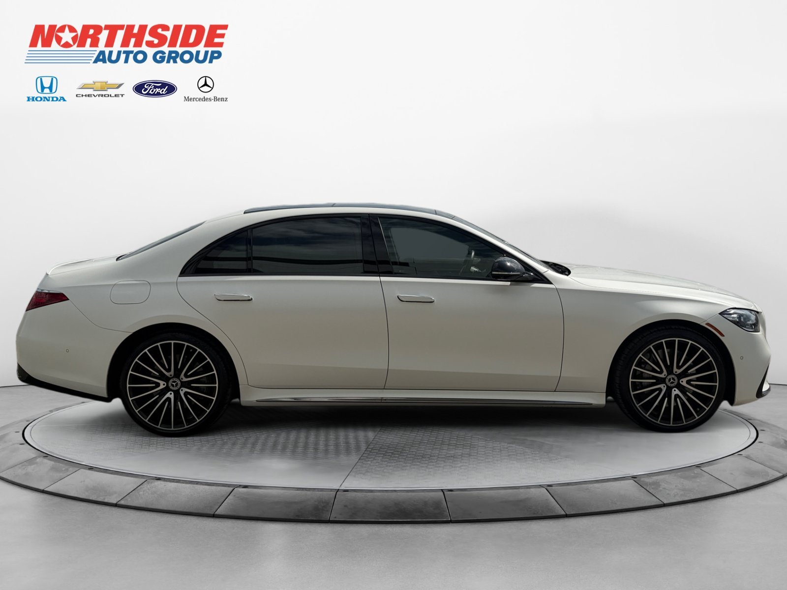 Certified Used 2023 MANUFAKTUR Cashmere White Magno Mercedes-Benz S 580 image 8