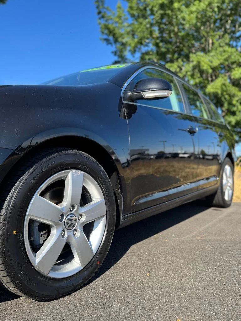 Used 2009  Volkswagen 2.5L SE image 34