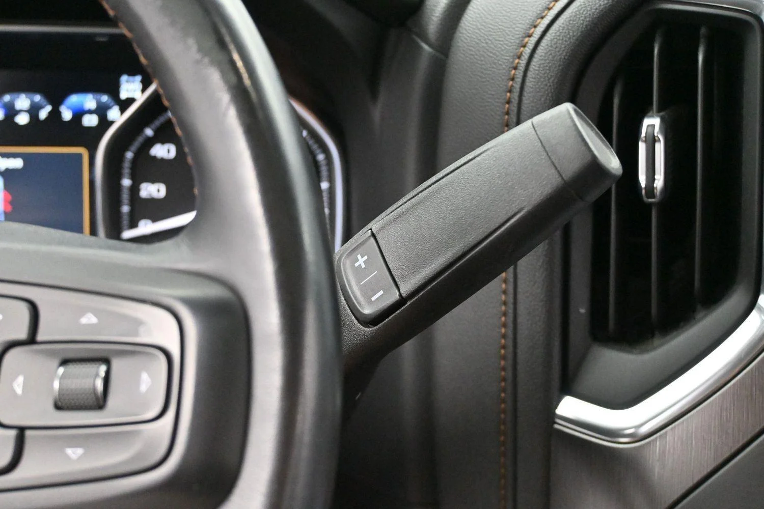 Used 2021 SUMMIT WHITE GMC AT4 image 28