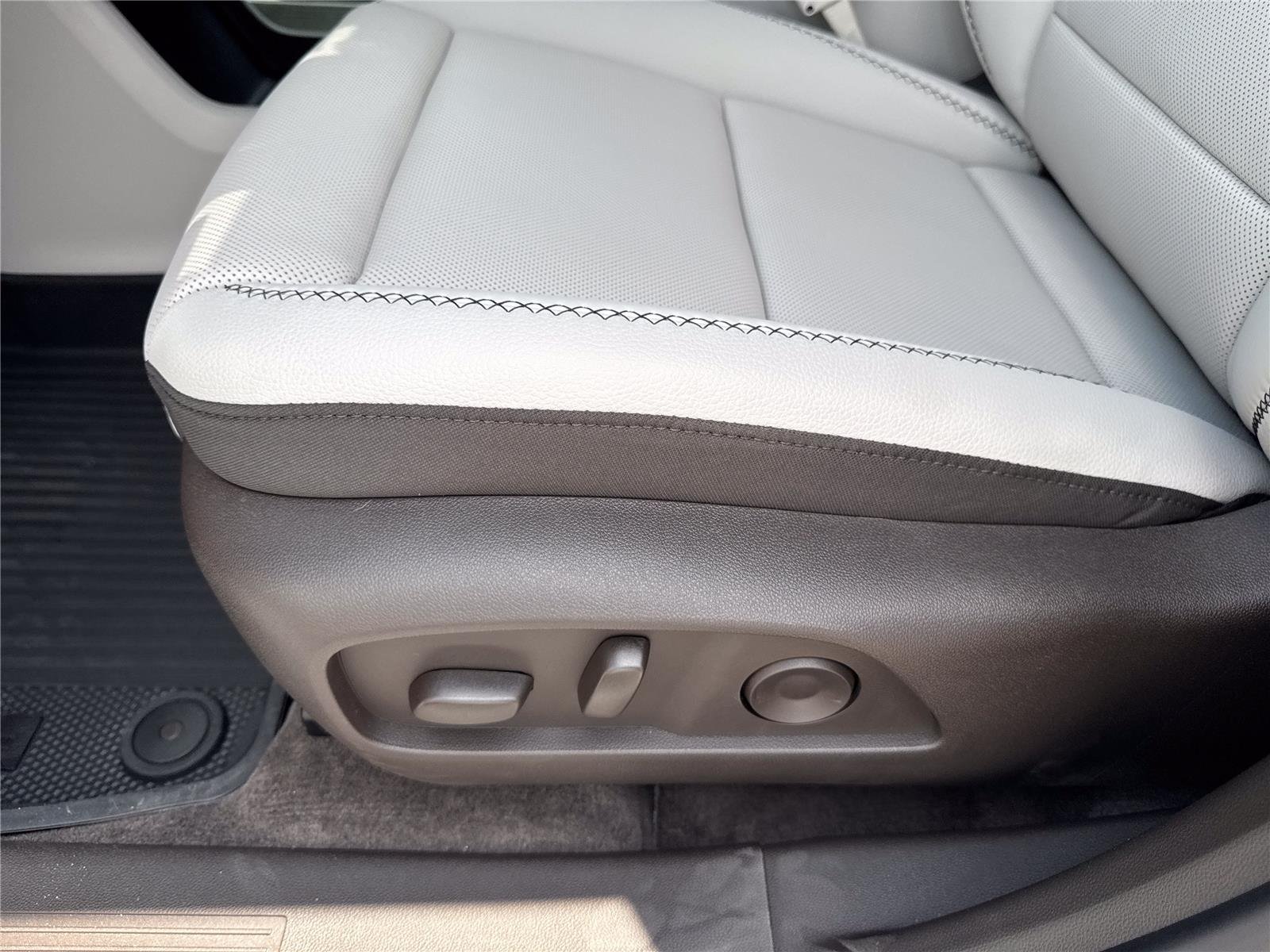 New 2026 Glacier White Tricoat GMC Denali image 12