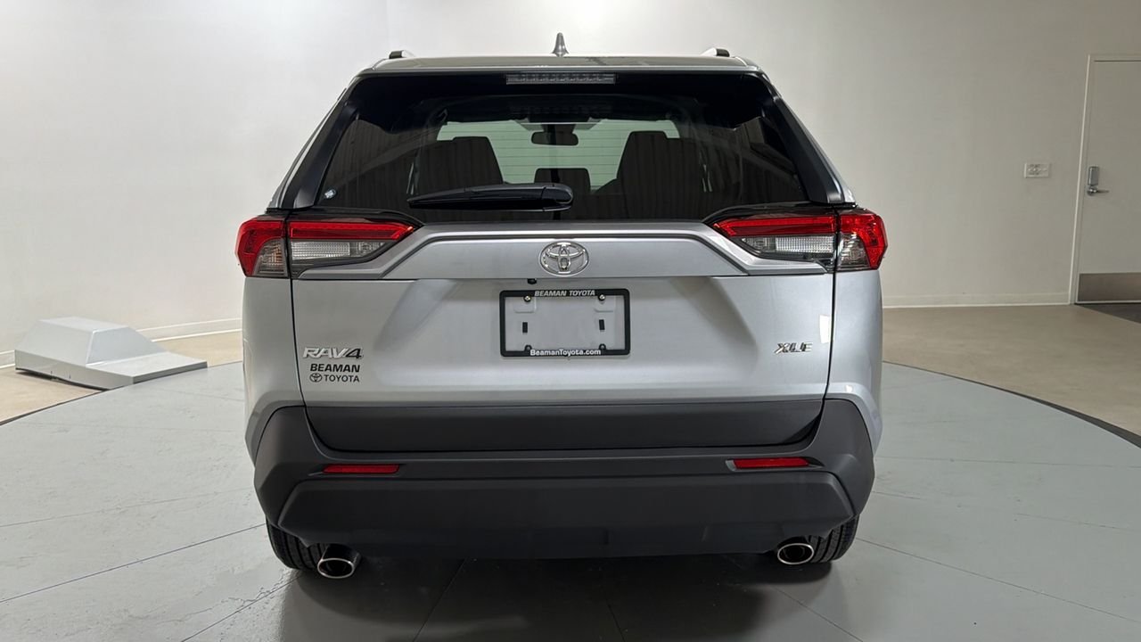 Used 2025 Silver Toyota XLE image 4