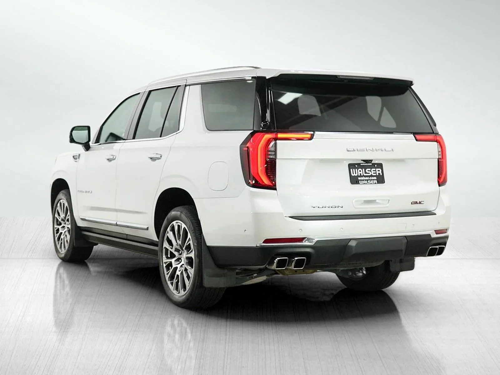 Used 2025 White Frost Tricoat GMC Denali image 3