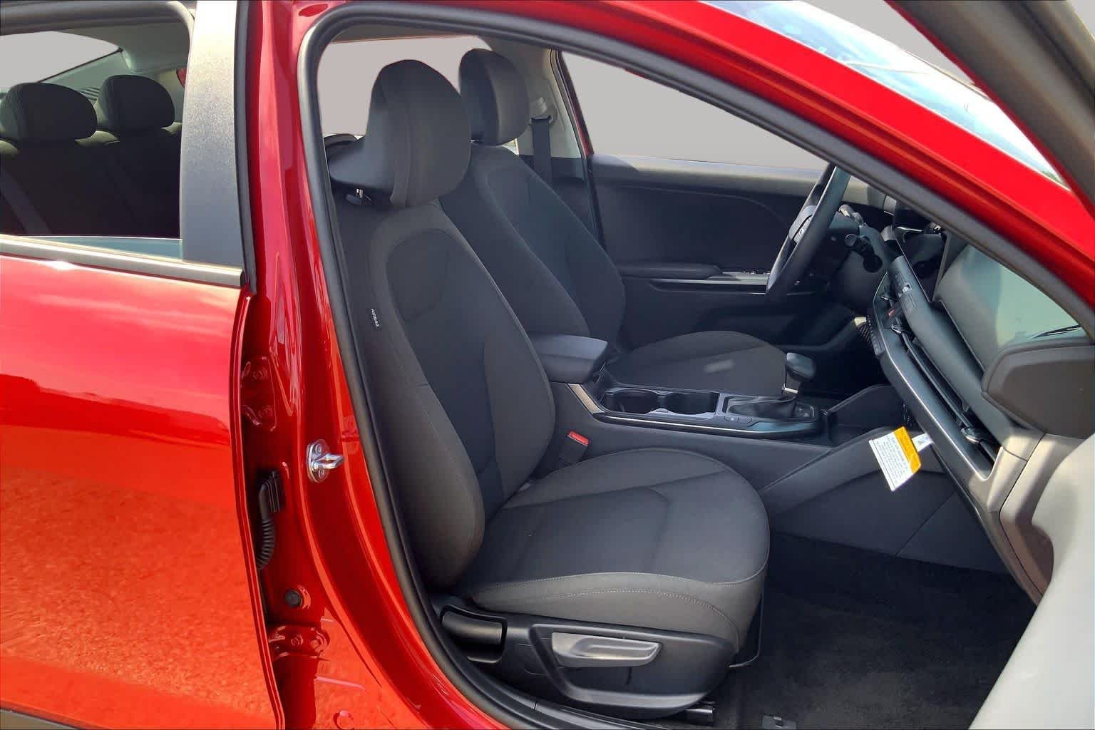 Used 2026 Currant Red Kia LXS image 9