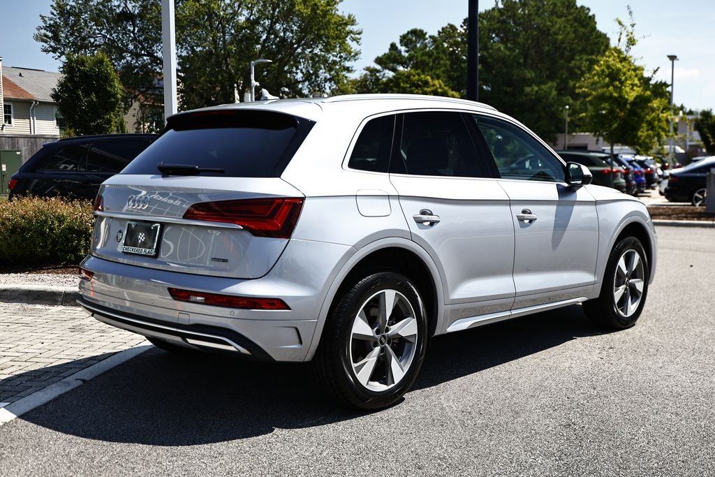 Used 2023 Florett Silver Metallic Audi 40 Premium Plus image 7