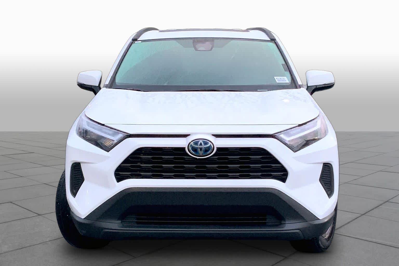 Used 2024 Ice Cap Toyota Hybrid XLE image 4