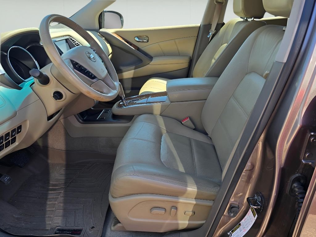 Used 2014 Tinted Bronze Metallic Nissan LE image 9
