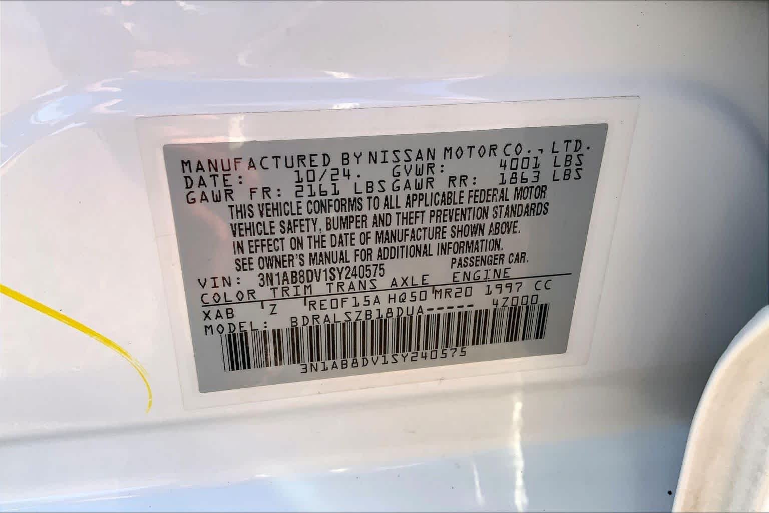 Used 2025 Aspen White Tricoat/Super Black Nissan SR image 37