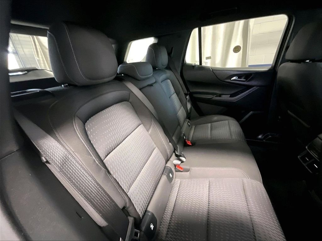 Used 2025 White Chevrolet LT image 16