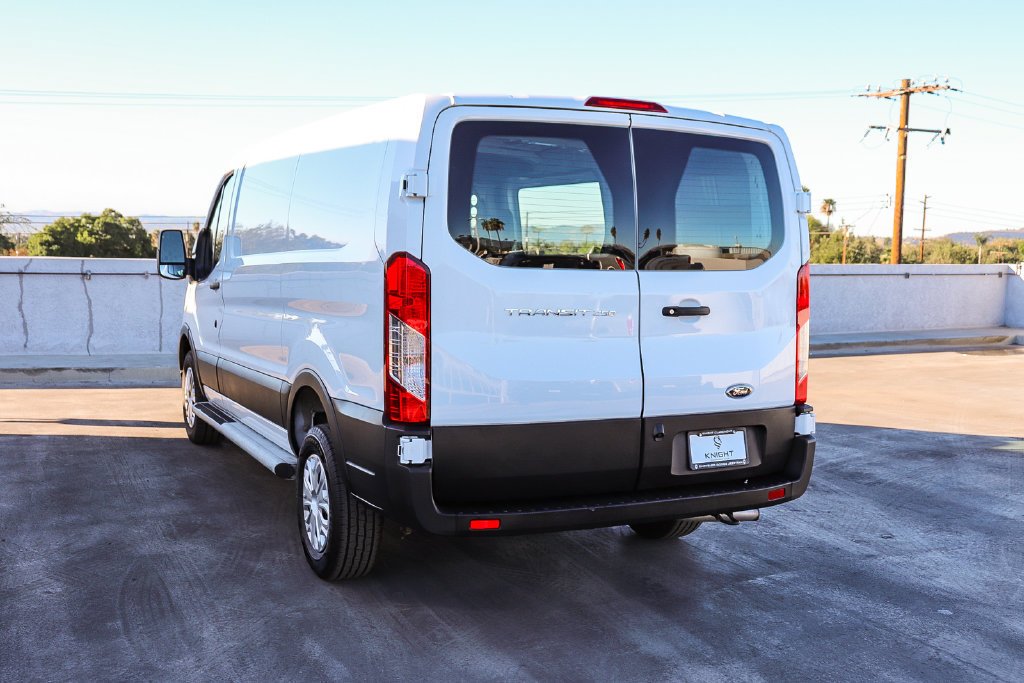 Used 2025 Oxford White Ford Base image 7