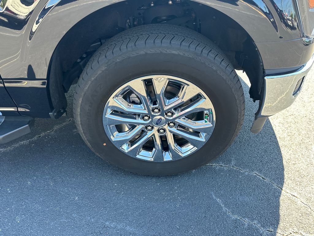 New 2025 Black Ford Lariat image 12