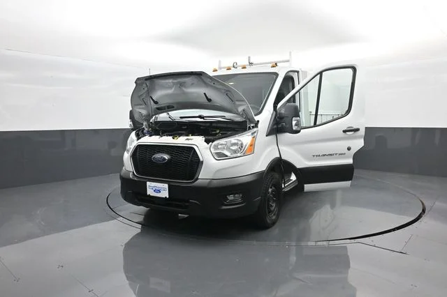 Certified Used 2020 Oxford White Ford Cutaway Utility Box image 25