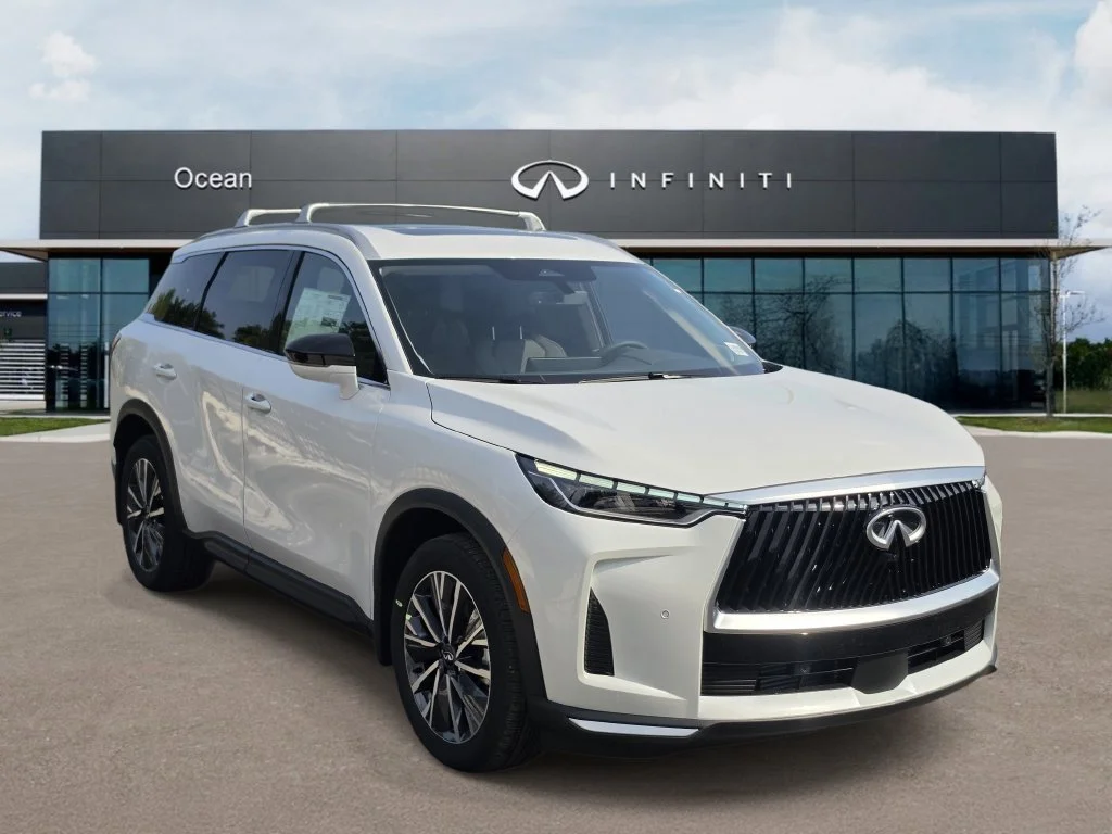New 2027 RADIANT WHITE INFINITI Luxe AWD image 2