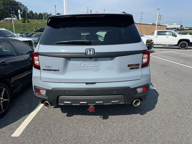 Used 2022 Sonic Gray Pearl Honda TrailSport AWD image 4