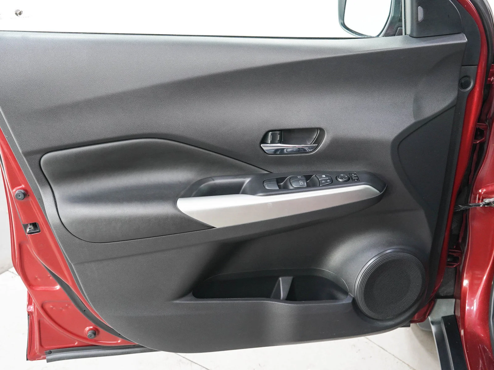 Used 2019 Cayenne Red Metallic Nissan SR image 19