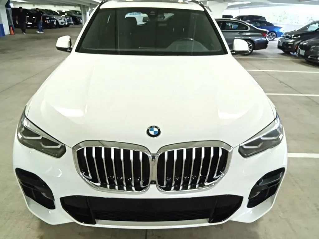 Used 2022 Alpine White BMW xDrive40i image 2