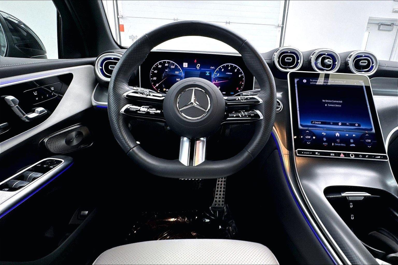 Used 2025 Black Mercedes-Benz GLC 300 image 10