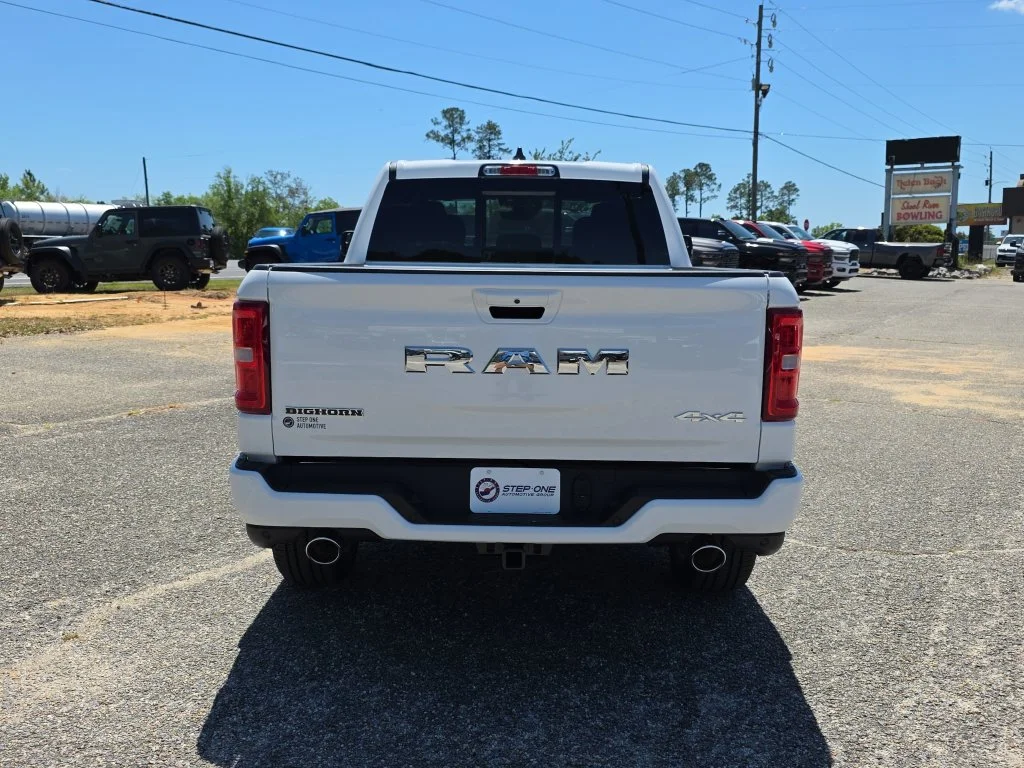 New 2026 Bright White Clear-Coat Exterior Paint RAM Big Horn/Lone Star image 5