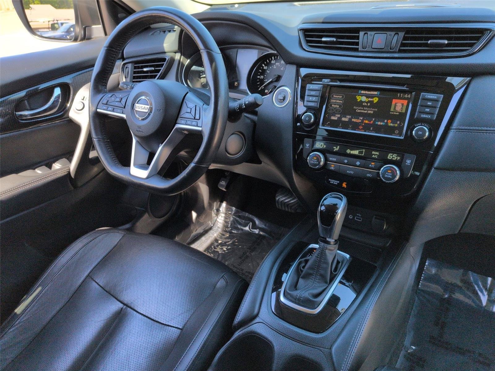 Used 2018 Magnetic Black Nissan SL image 37