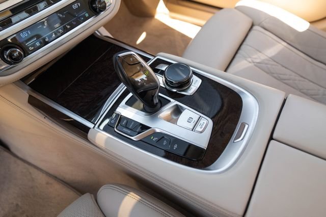 2018 BMW 7 Series 750i - Photo 25